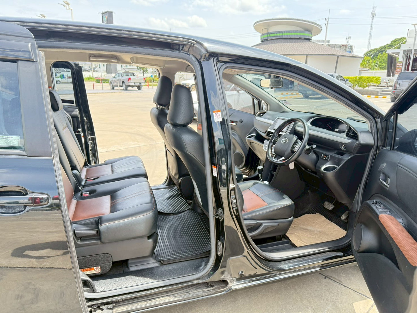 TOYOTA SIENTA 1.5V AT ปี 2018