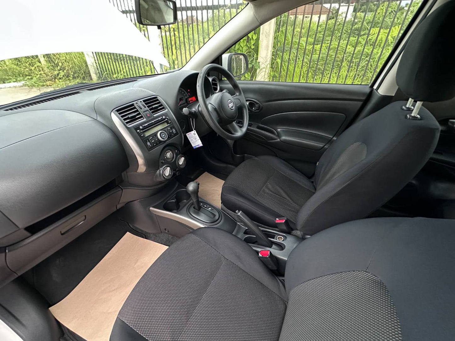 Nissan Almera E Auto ปี 2012 จด 13 -เกียร์ออโต้ มือเดียว