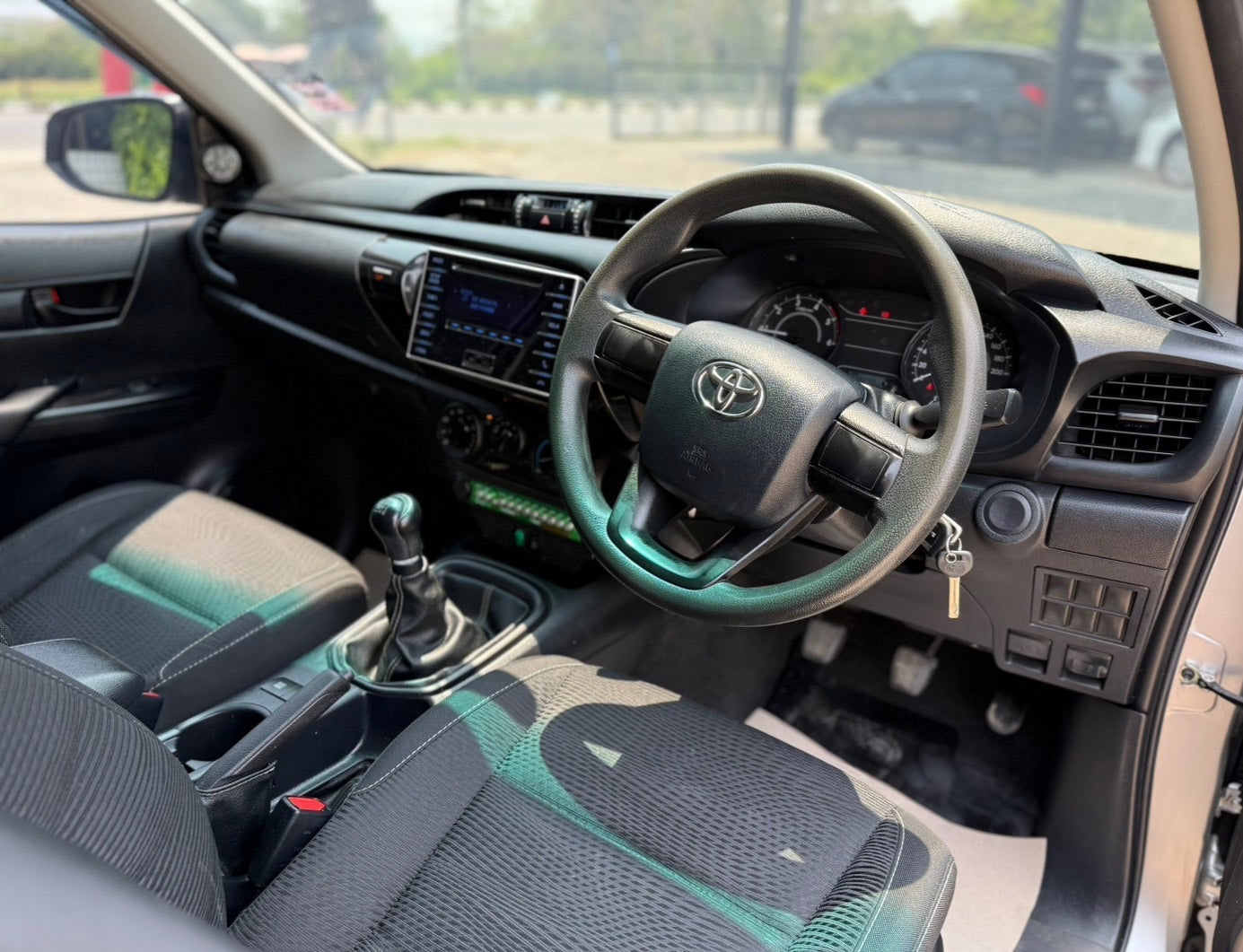 "Toyota Revo cab 2.4E m/t 2018/2561" (เกียร์ธรรมดา)