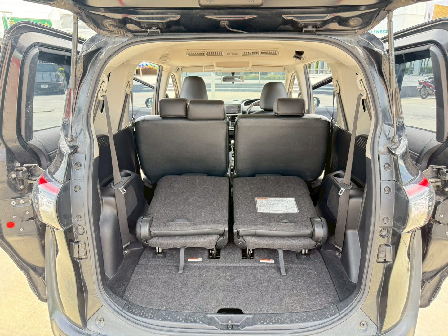 TOYOTA SIENTA 1.5V AT ปี 2018