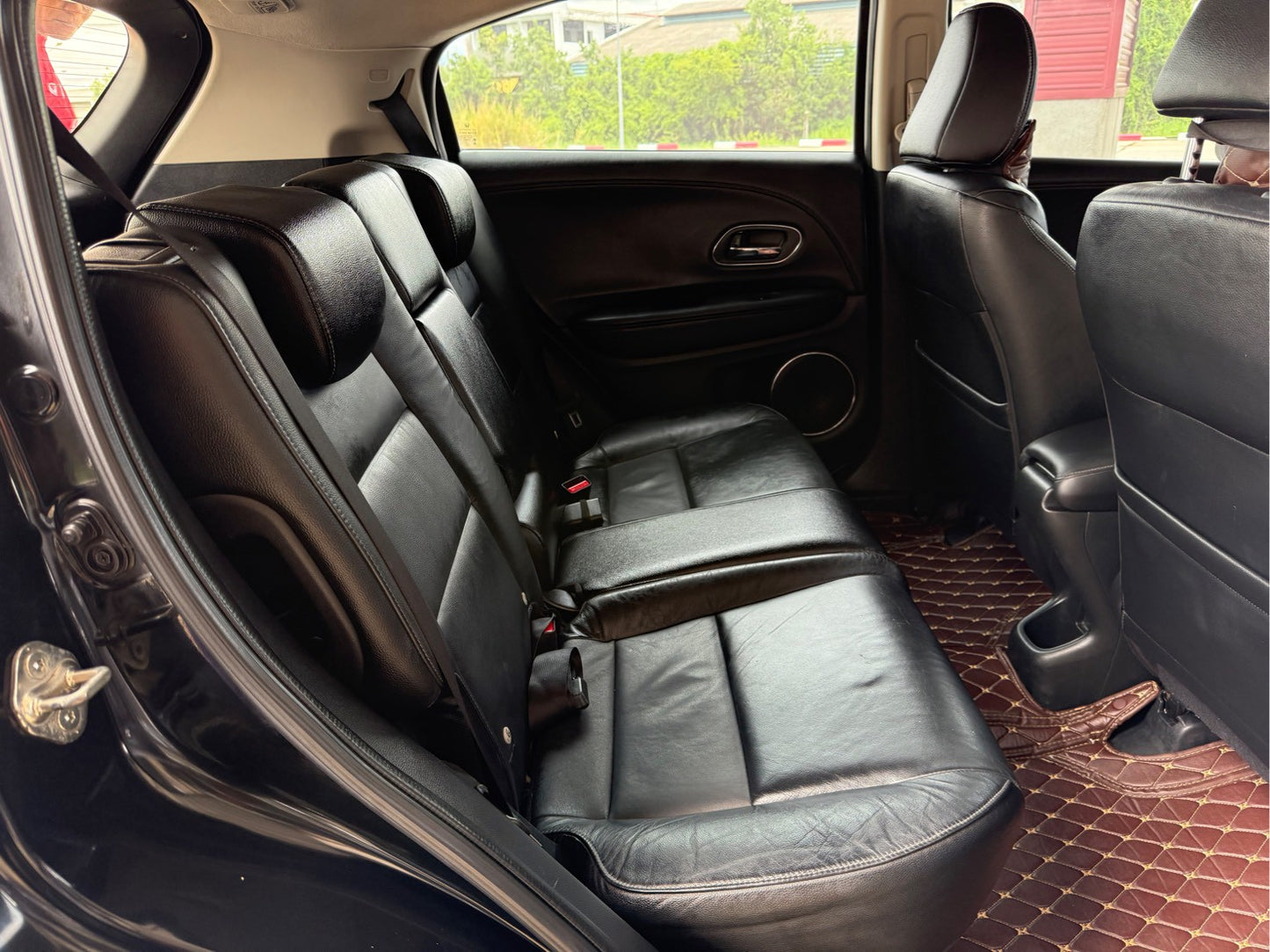 HONDA HR-V 1.8EL Sunroof AUTO ปี (2015/2559