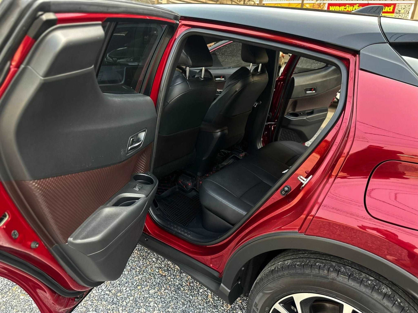 Toyota CHR 1.8 HV HYBRID TOP 2019 ปี 2019