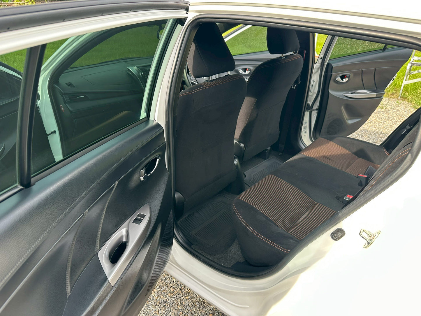 Toyota Yaris 1.2 G เกียร์ ออโต้ รุ่นท้อป