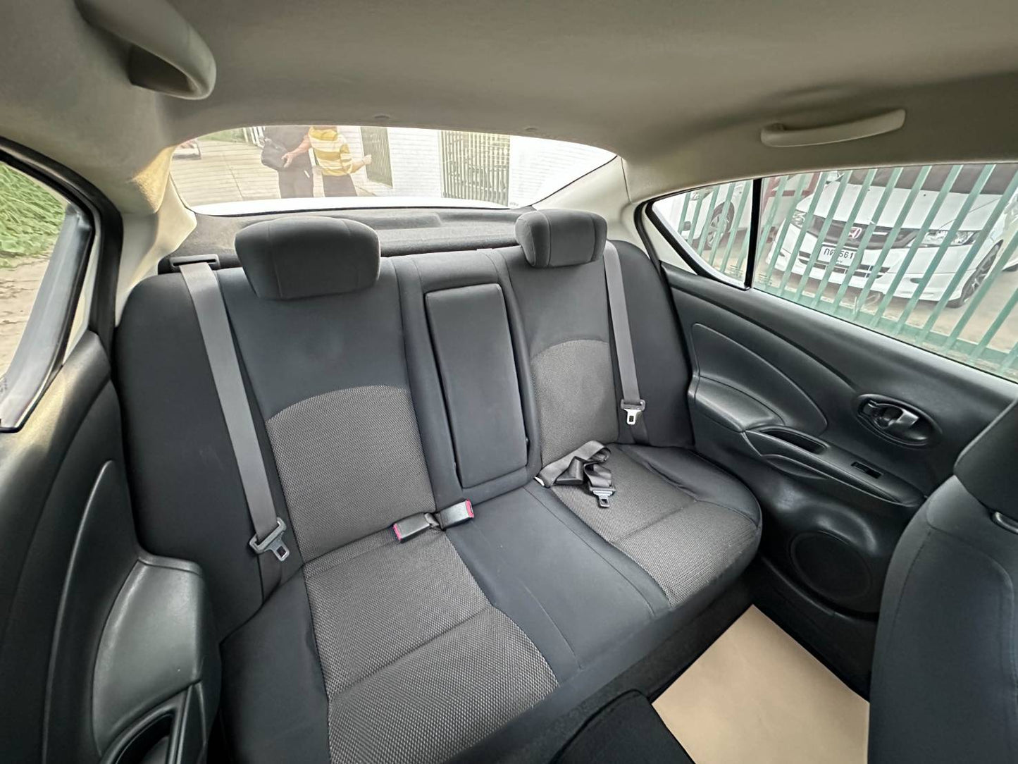 Nissan Almera E Auto ปี 2012 จด 13 -เกียร์ออโต้ มือเดียว