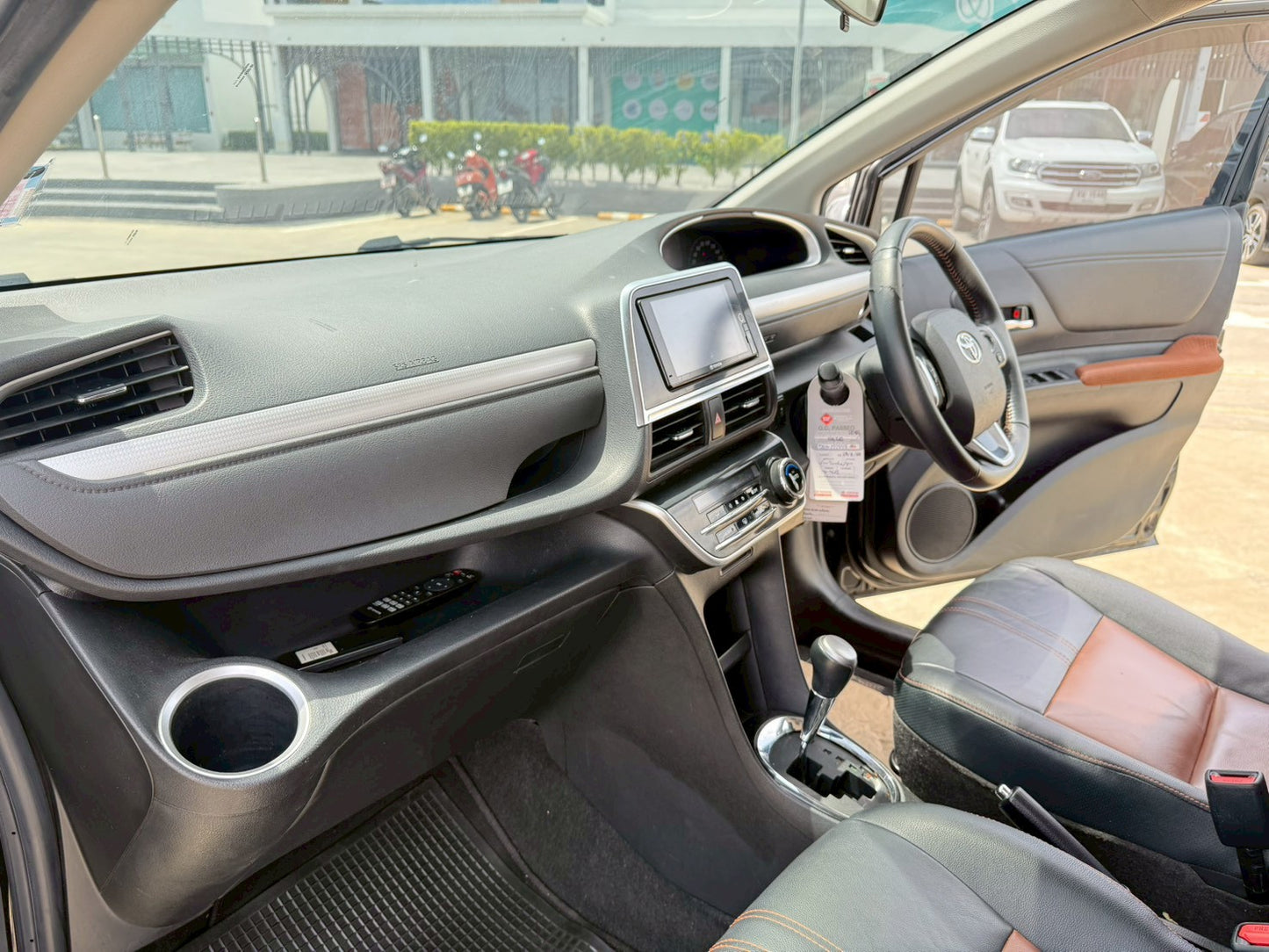 TOYOTA SIENTA 1.5V AT ปี 2018