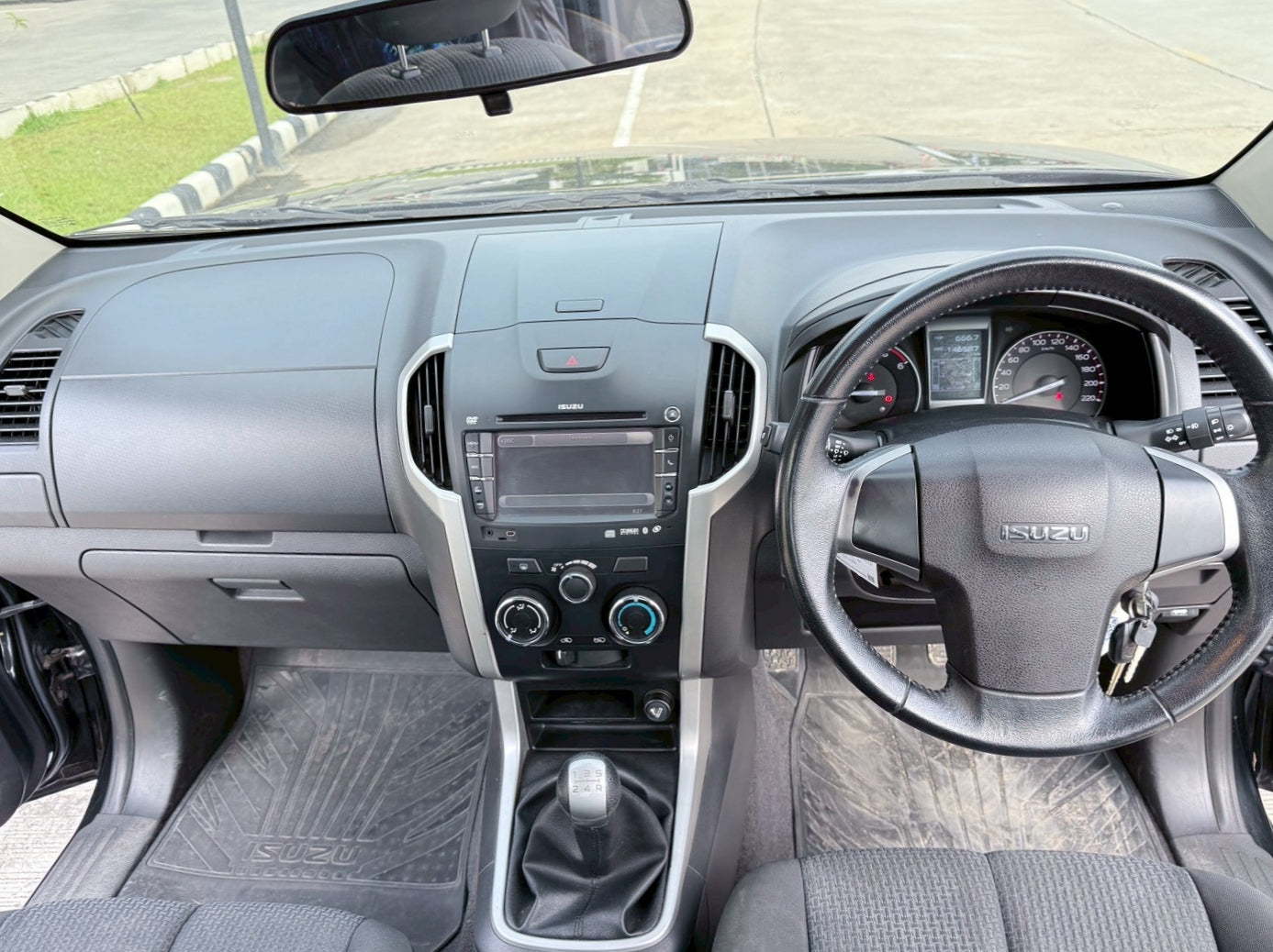 ISUZU D-MAX ALL NEW Spacecab hi 2.5Z VGS DVD M/T 2013 / 2556