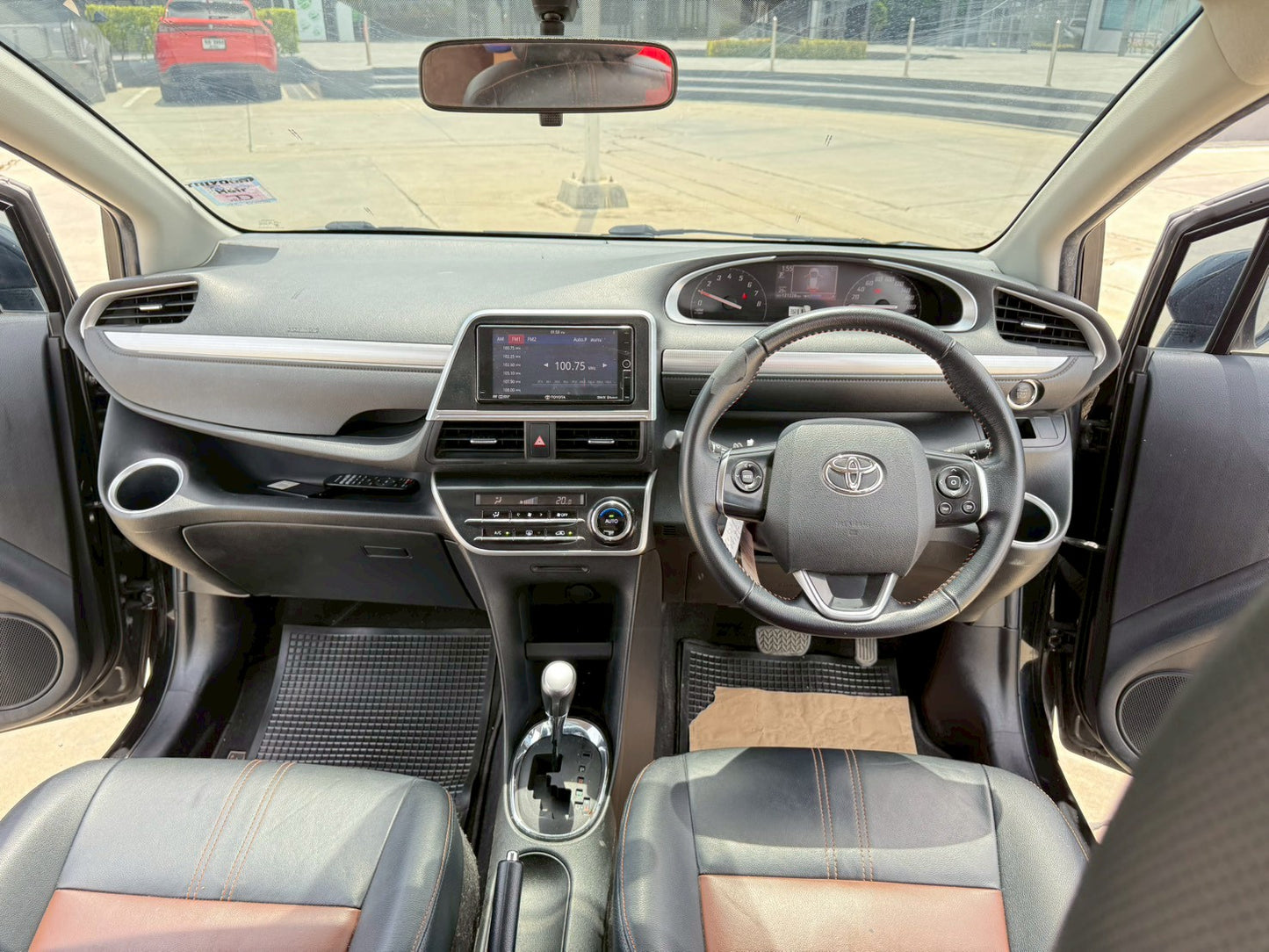 TOYOTA SIENTA 1.5V AT ปี 2018