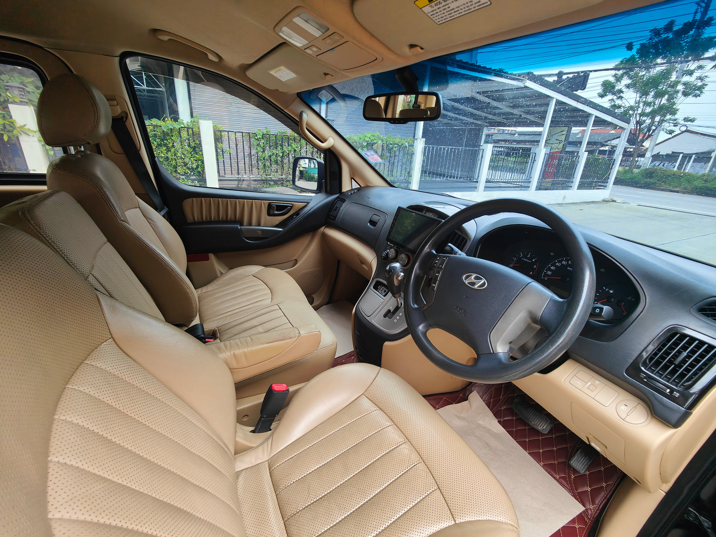 Hyundai H1 2.5 A2 DLUXE A/T ปี 2012/2556