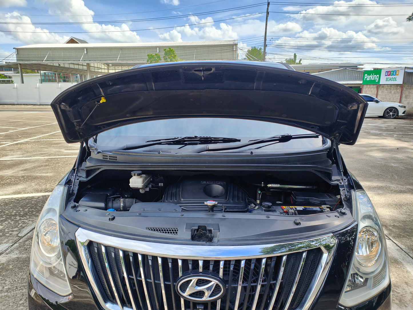 Hyundai H-1 Deluxe 2.5 CRDi ปี 2016