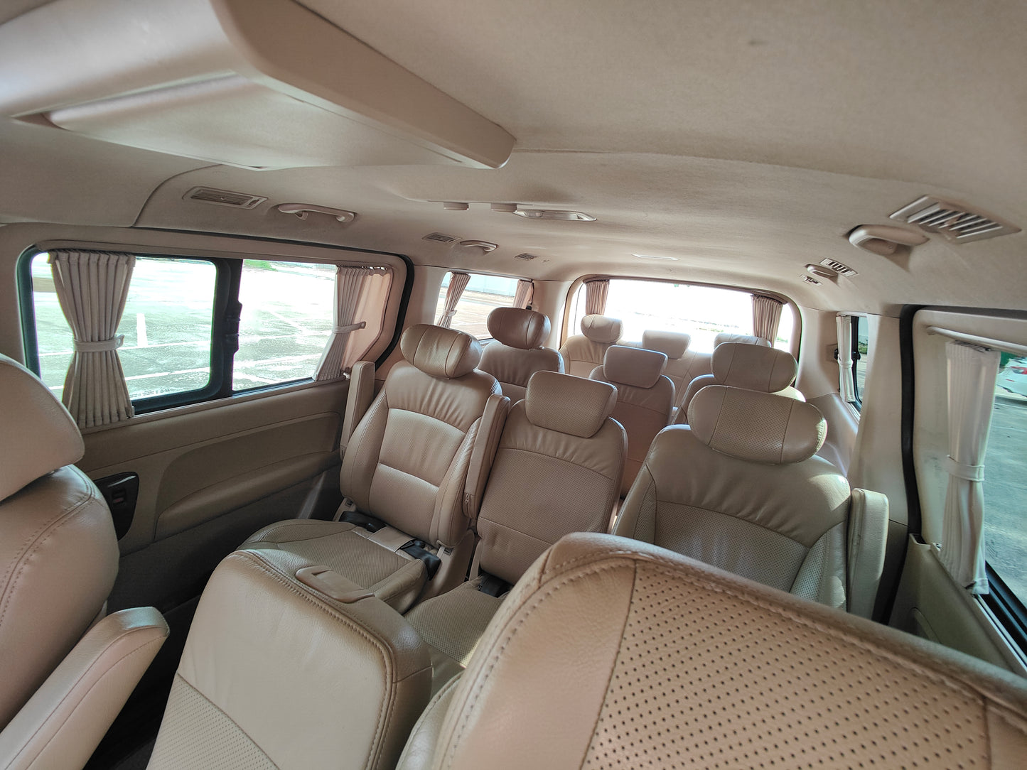 Hyundai H-1 Deluxe 2.5 CRDi ปี 2016