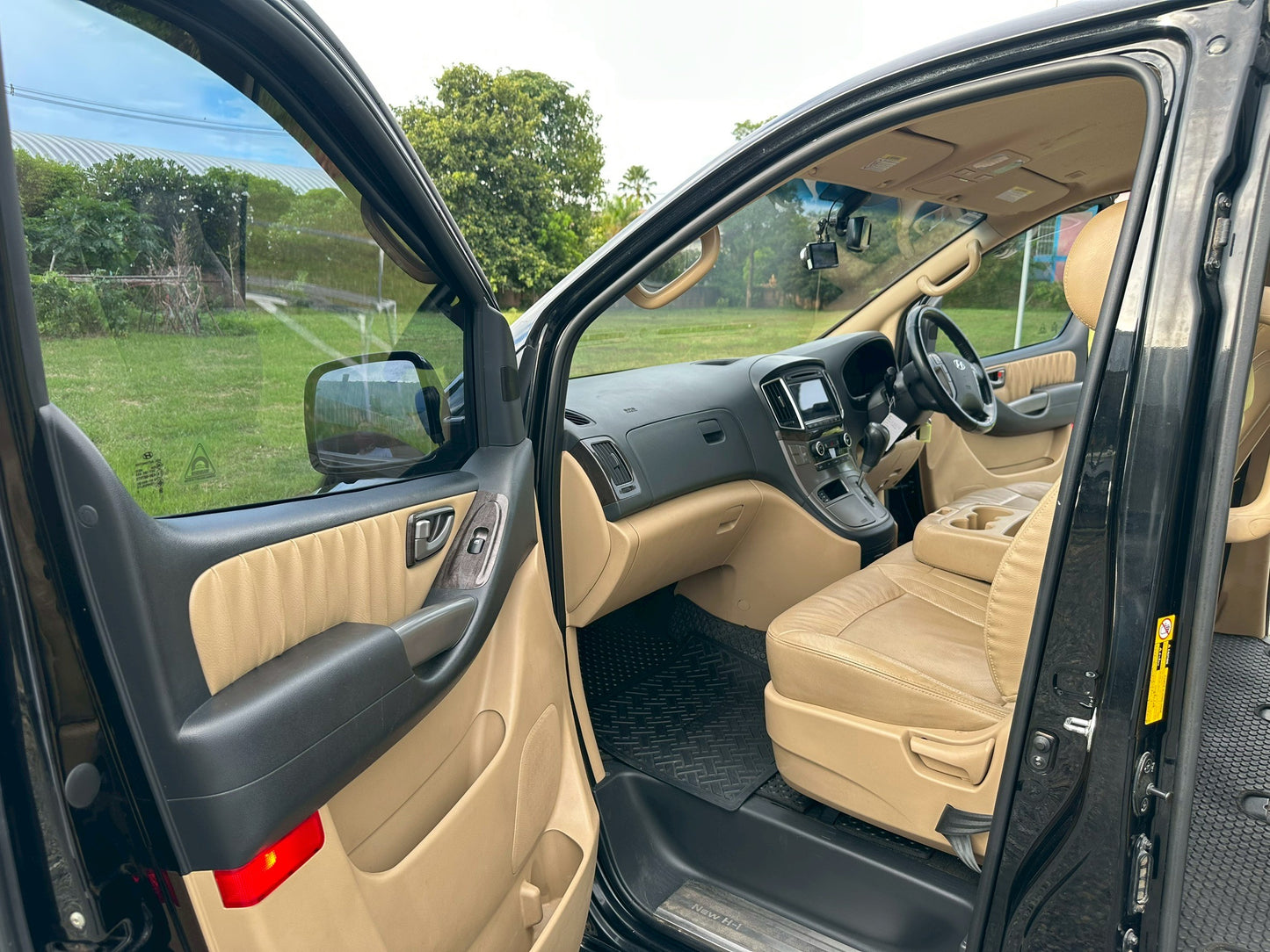 Hyundai H-1 2.5 Deluxe (MNC)ปี 2018/2562