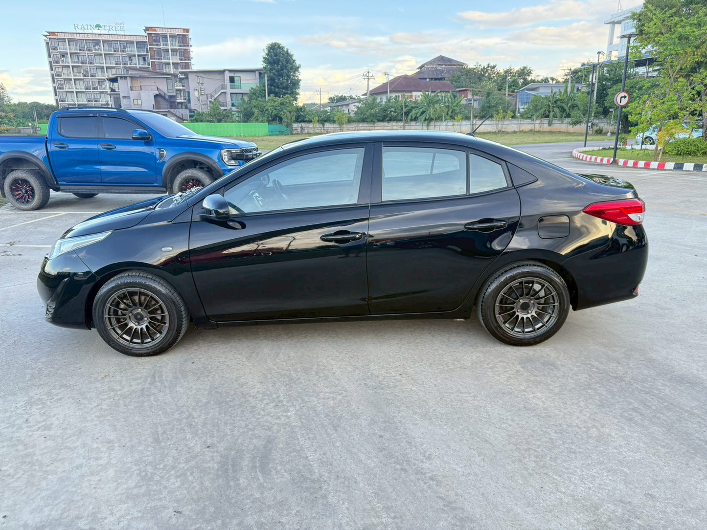Toyota Yaris Ativ 1.2 J AT ปี 2019
