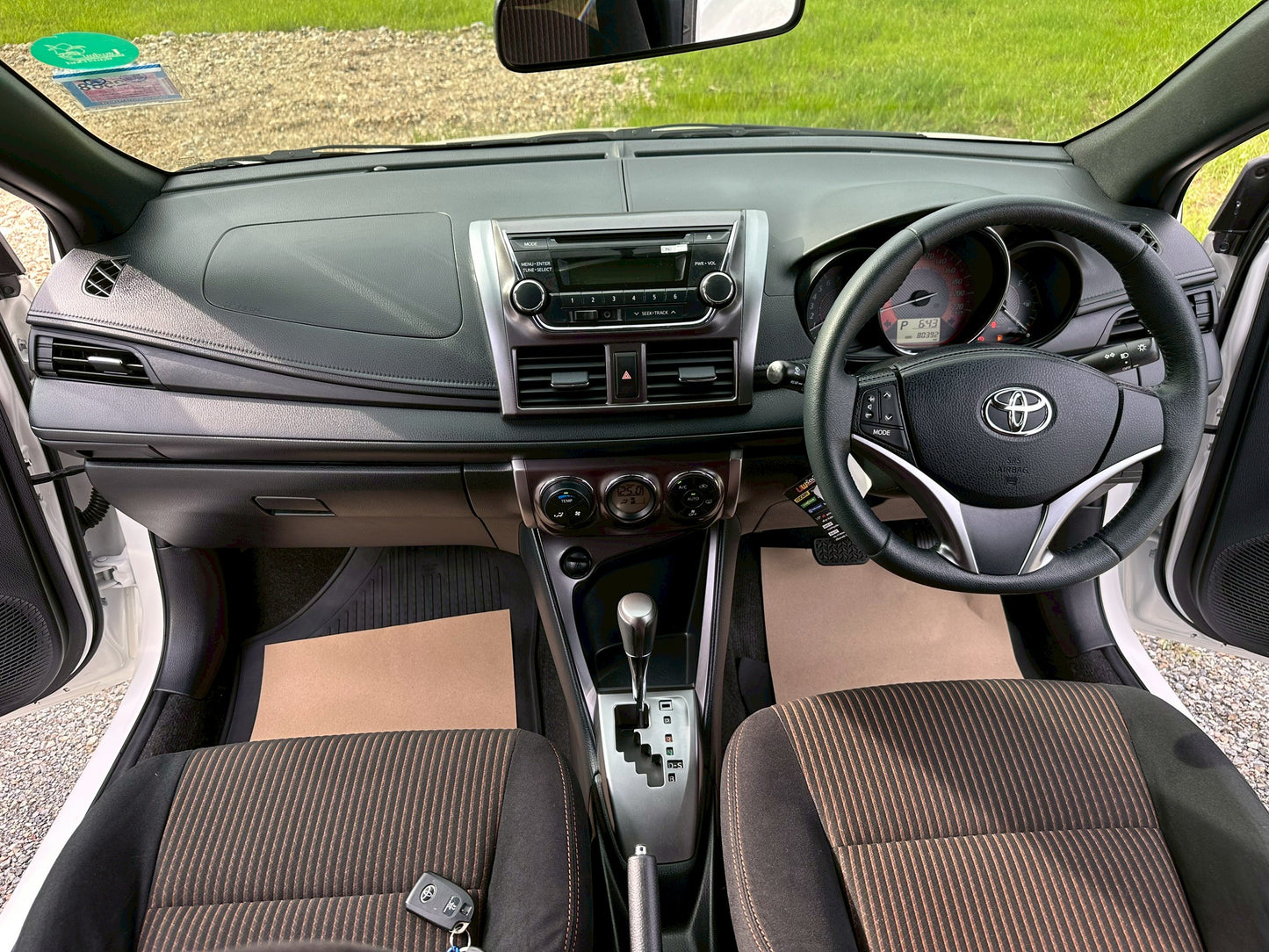 Toyota Yaris 1.2 G เกียร์ ออโต้ รุ่นท้อป
