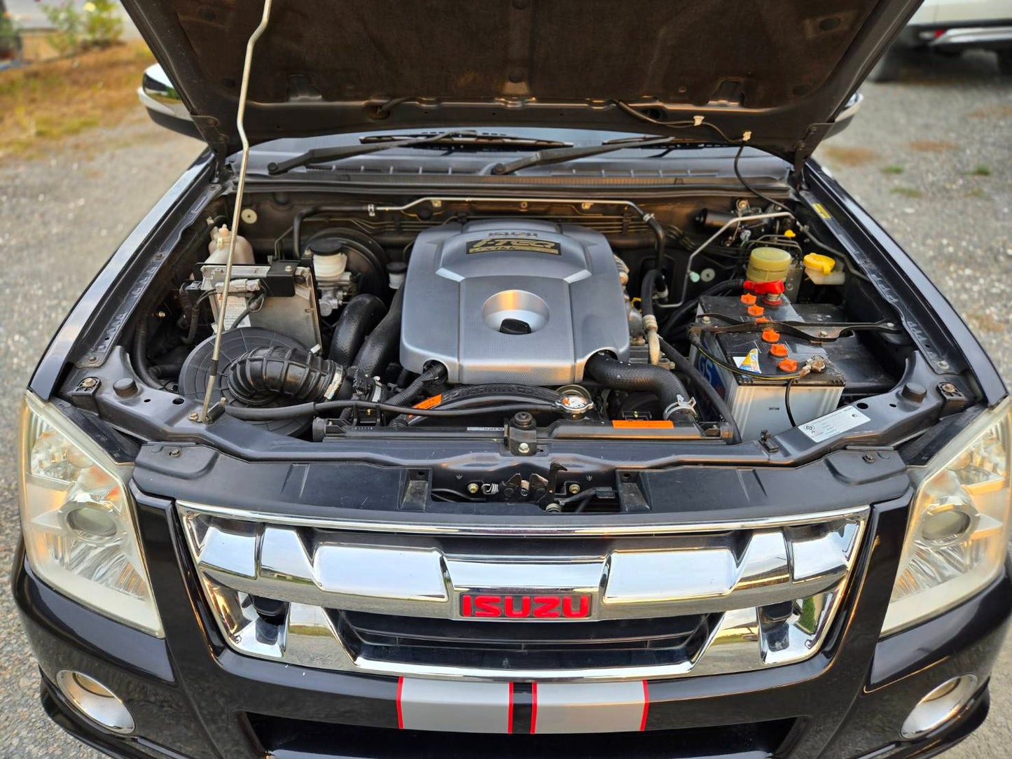 D-MAX Hi-Lander 2.5 X-SERIES Ddi i-TEQ SUPER PLATINUM เกียร์ธรรมดา