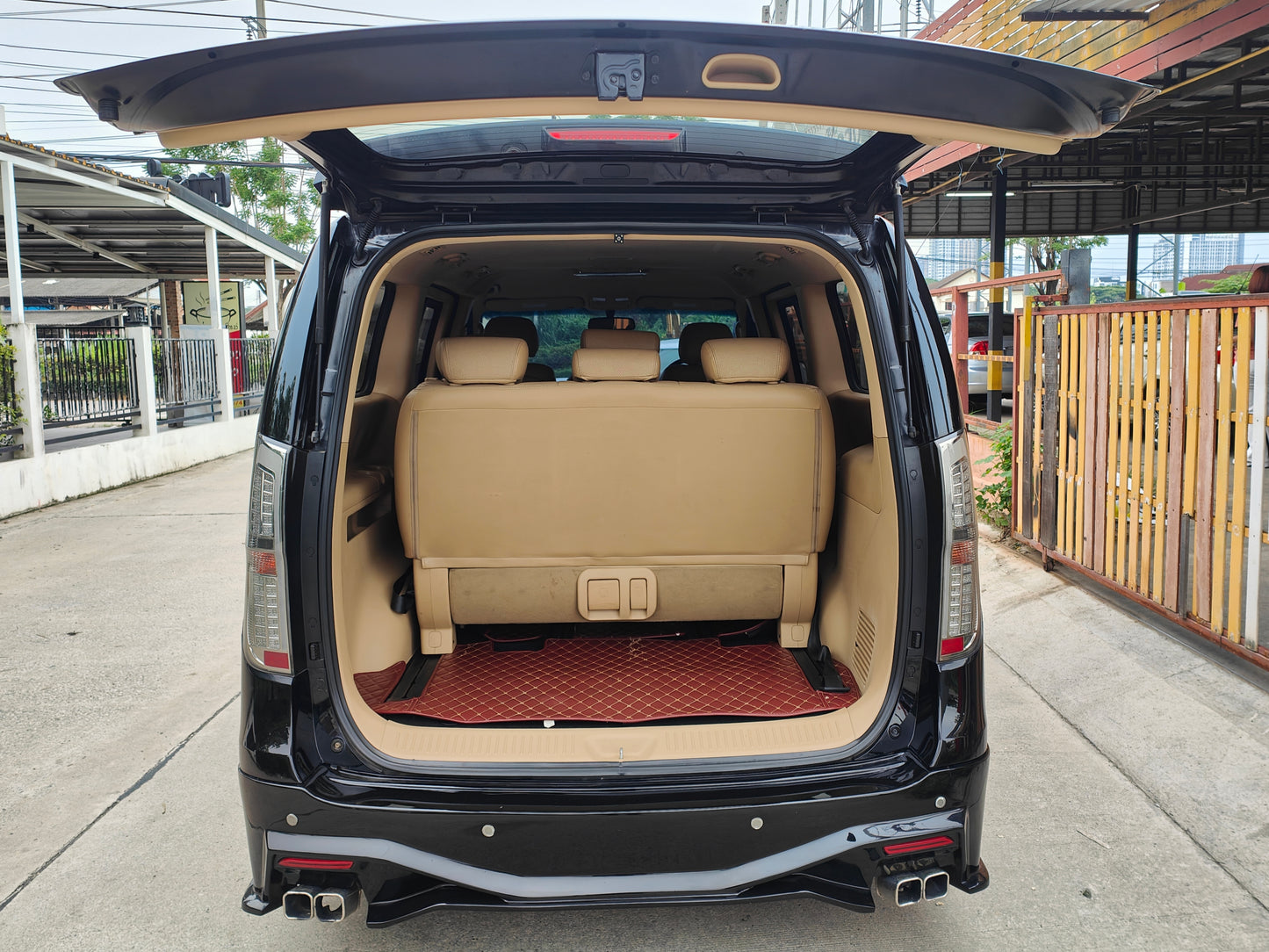 Hyundai H1 2.5 A2 DLUXE A/T ปี 2012/2556