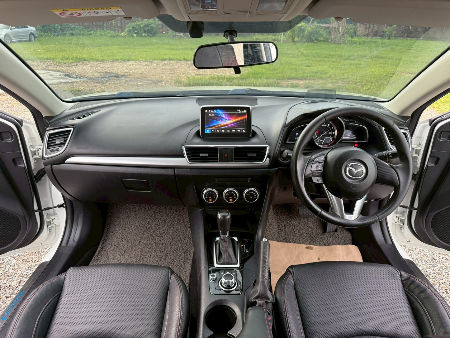 Mazda 3 Skyactive 2.0 S Sport hatchback 2014