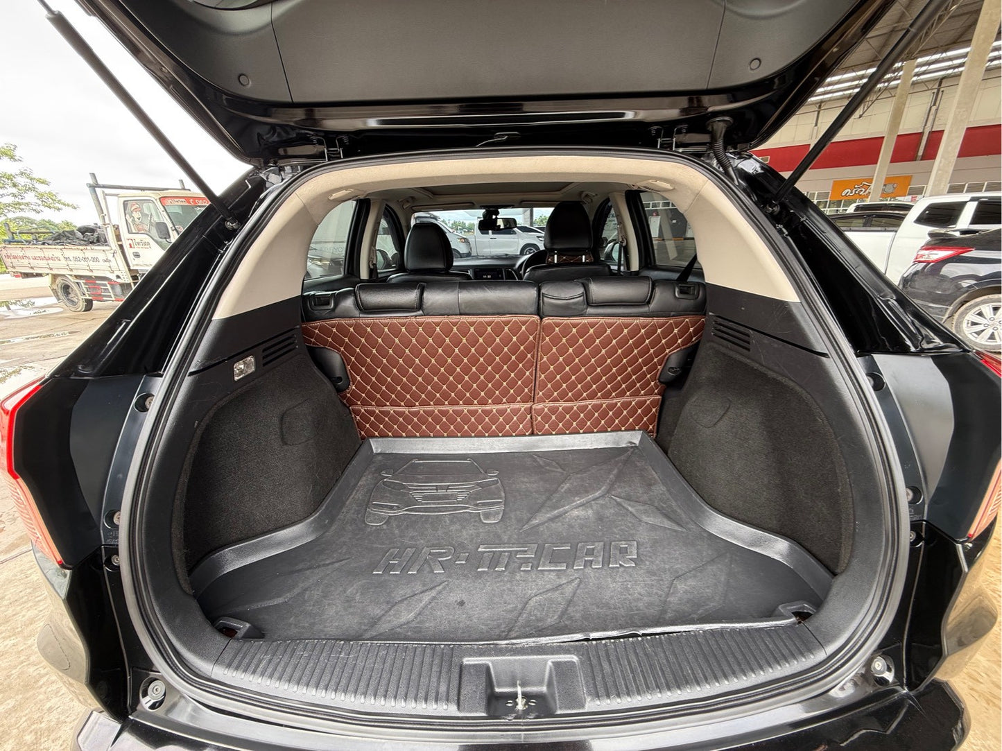 HONDA HR-V 1.8EL Sunroof AUTO ปี (2015/2559