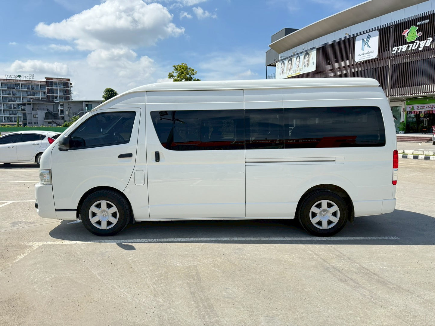 TOYOTA HIACE COMMUTER 3.0 M/T ปี(2016/ 2561 )
