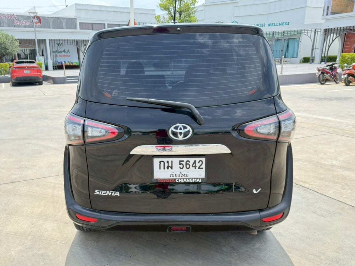 TOYOTA SIENTA 1.5V AT ปี 2018