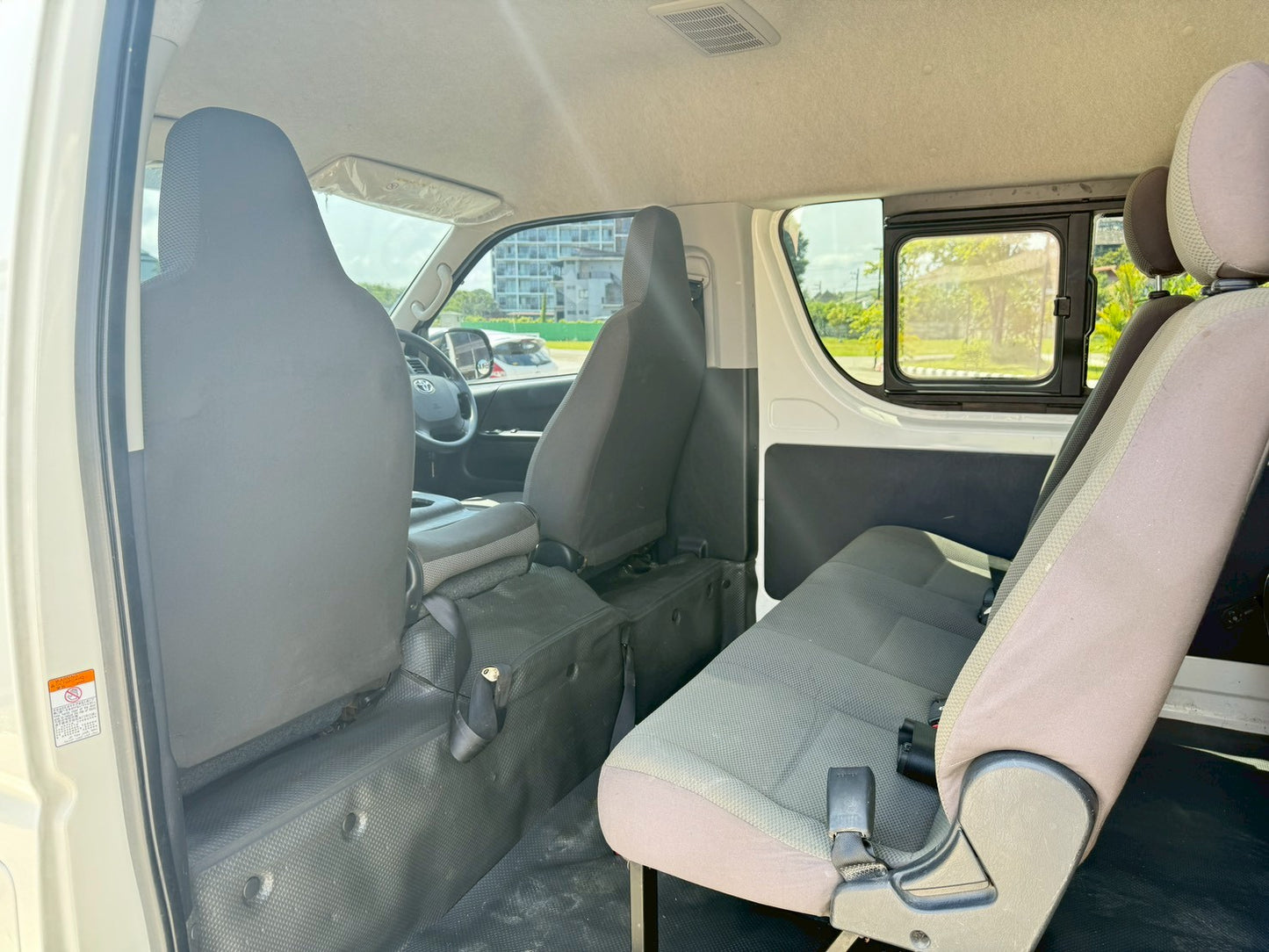 TOYOTA HIACE COMMUTER 3.0 M/T ปี(2016/ 2561 )