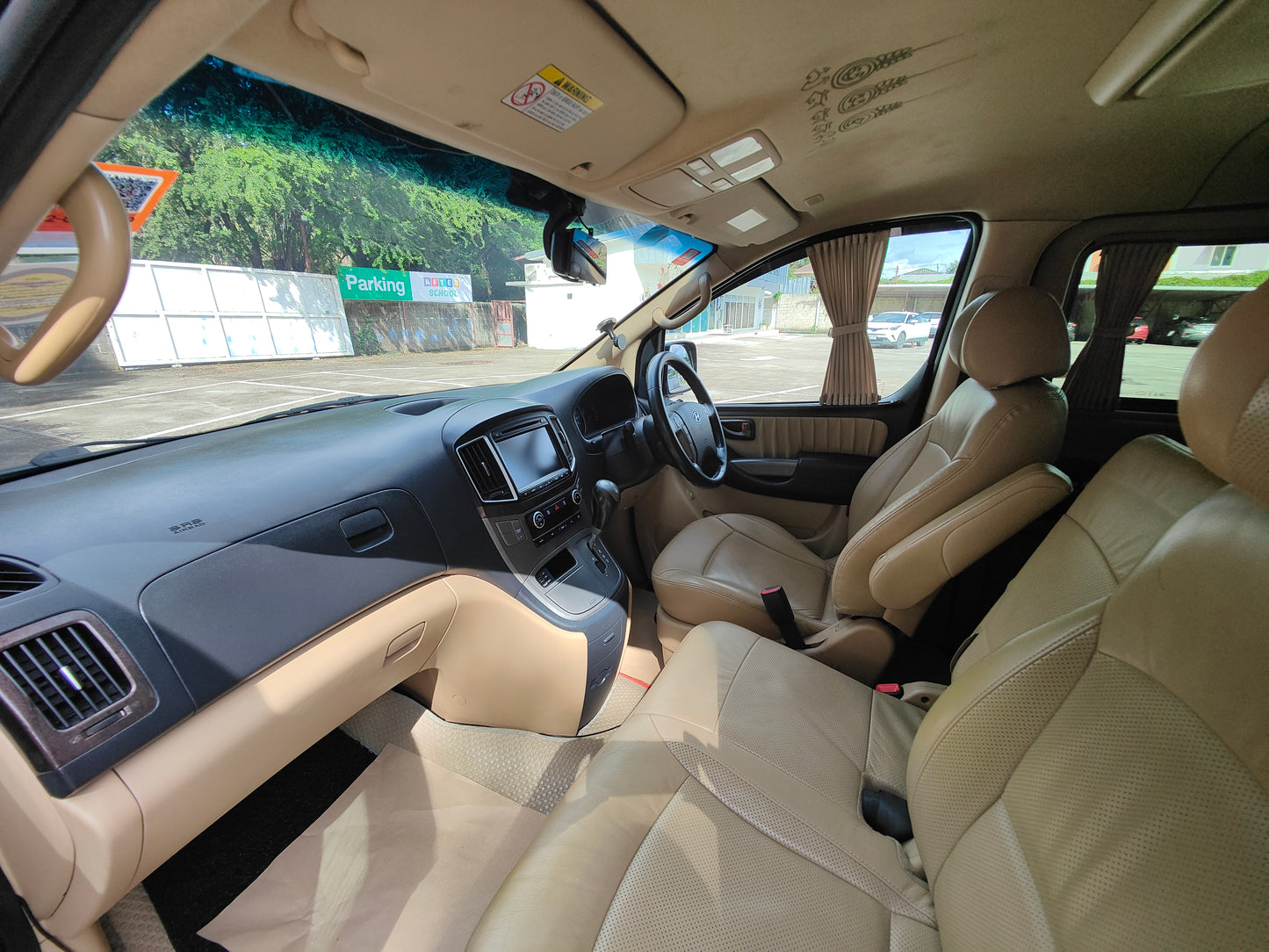 Hyundai H-1 Deluxe 2.5 CRDi ปี 2016