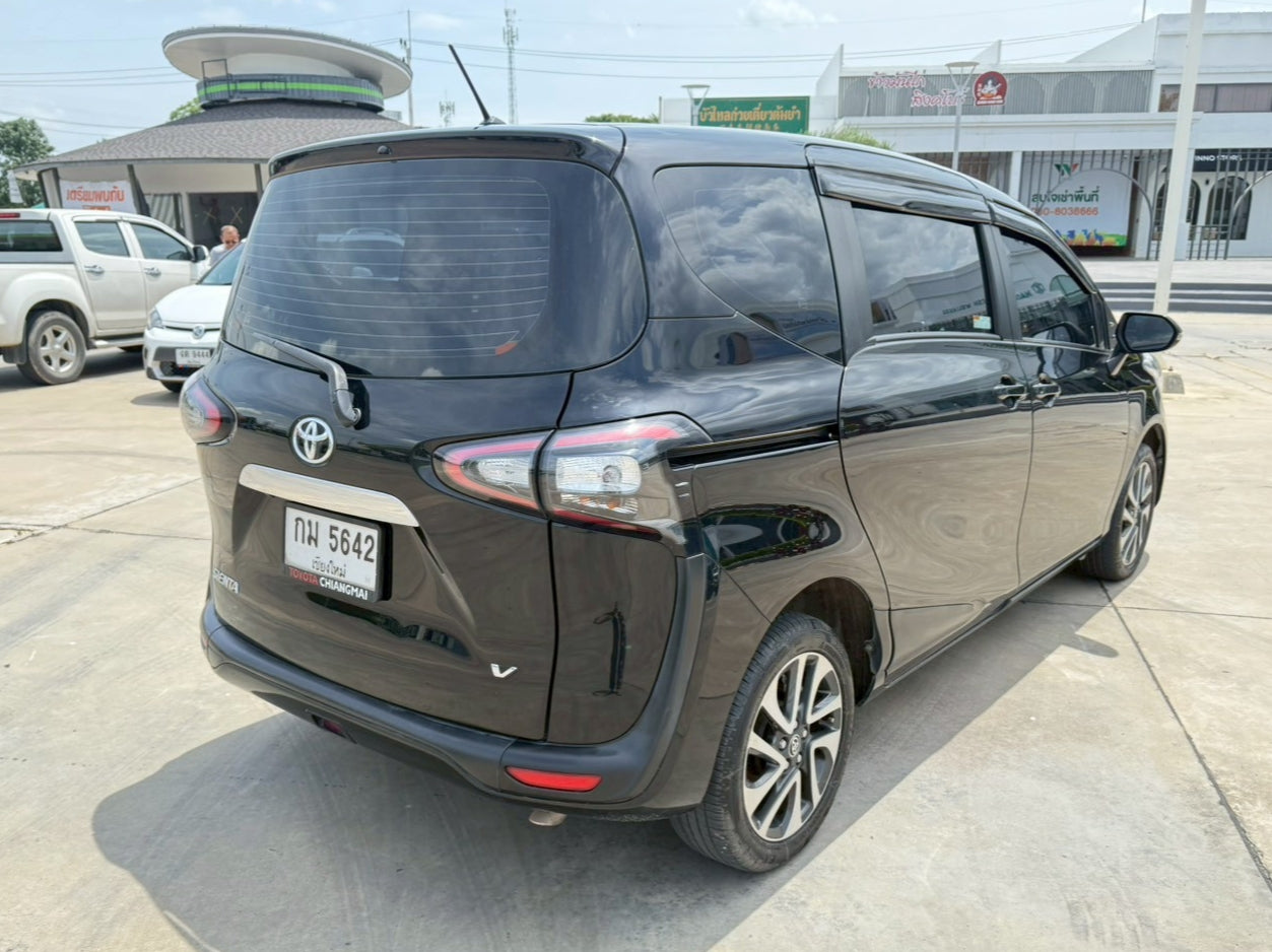 TOYOTA SIENTA 1.5V AT ปี 2018