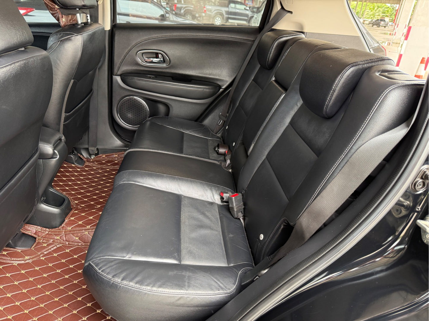 HONDA HR-V 1.8EL Sunroof AUTO ปี (2015/2559