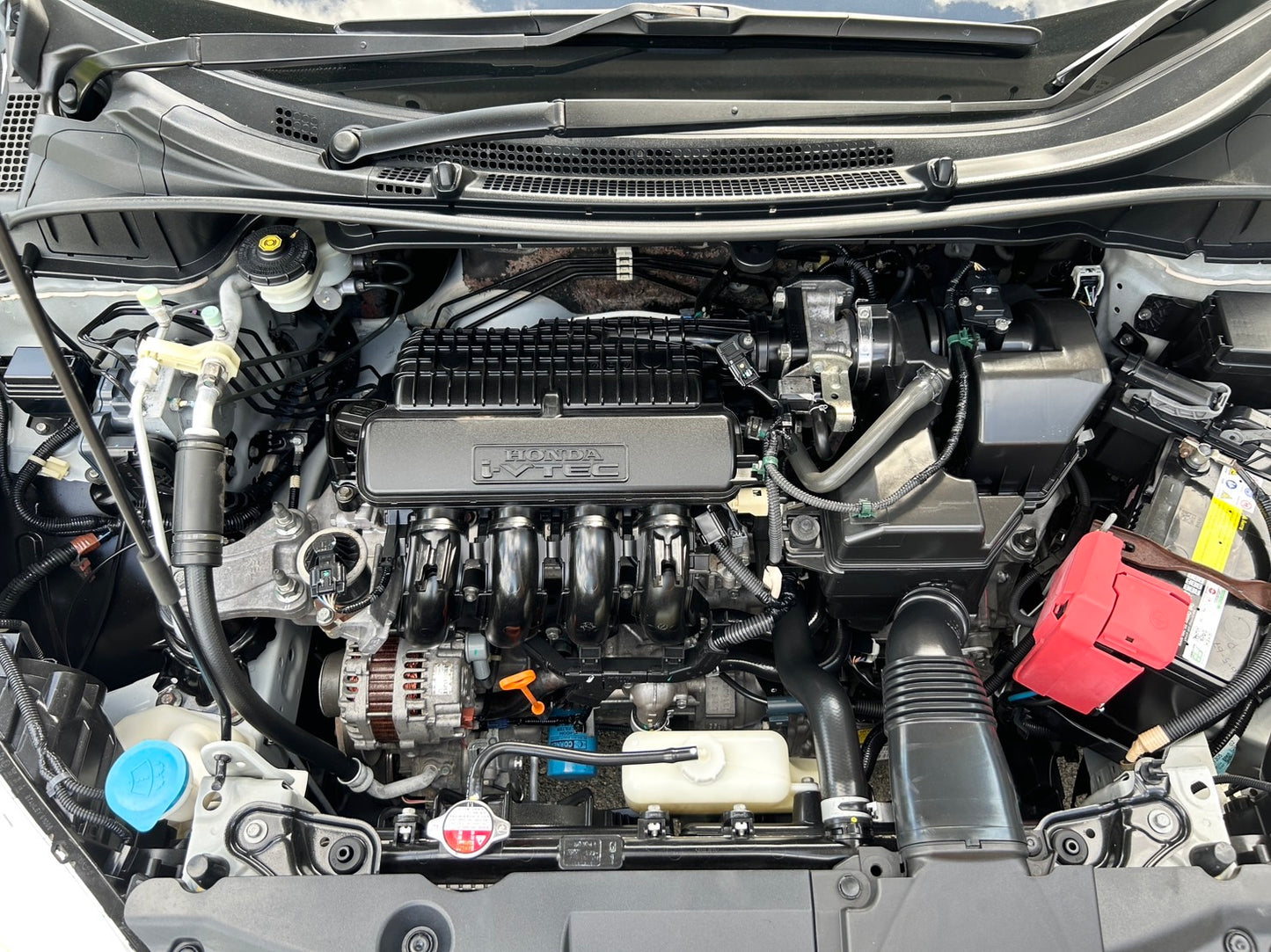 Honda City 1.5 V+ 2014 สีขาว เกียร์ออโต้