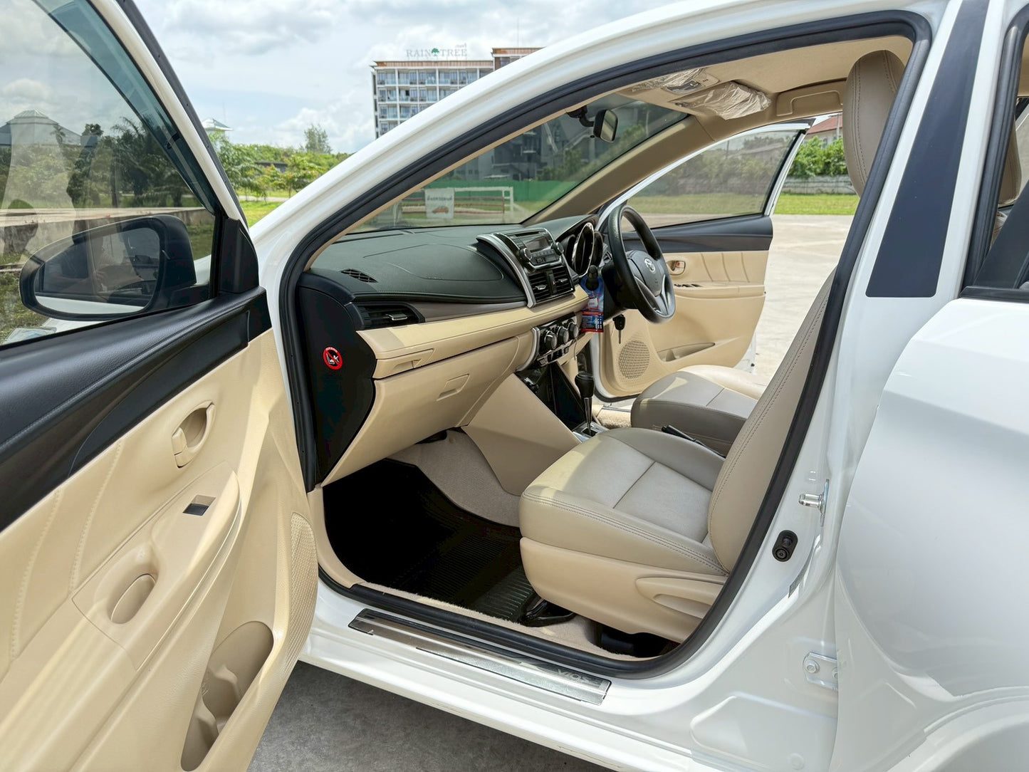 TOYOTA VIOS 1.5E A/T เกียร์ออโต้ 2015/2558