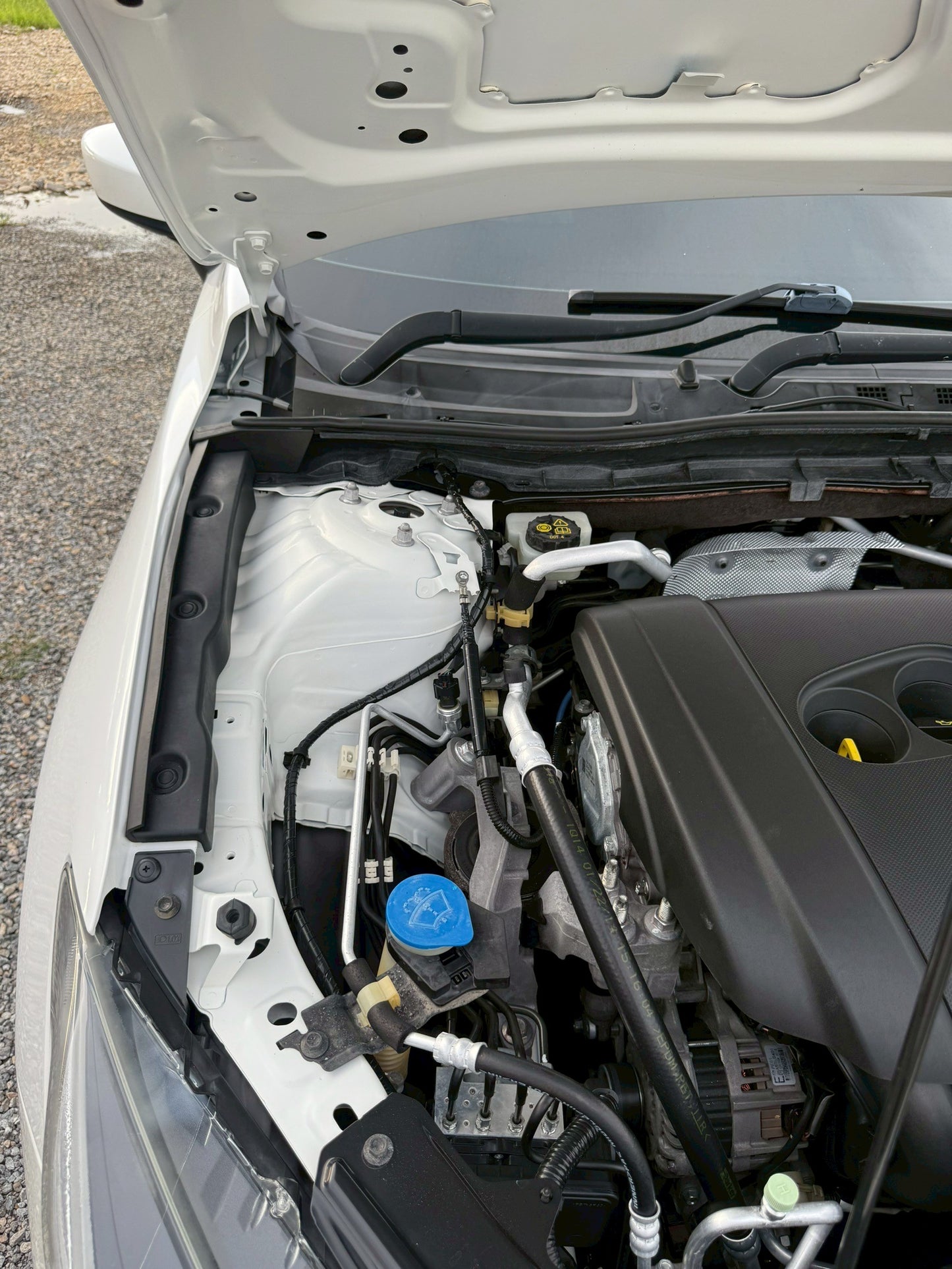 Mazda 3 Skyactive 2.0 S Sport hatchback 2014