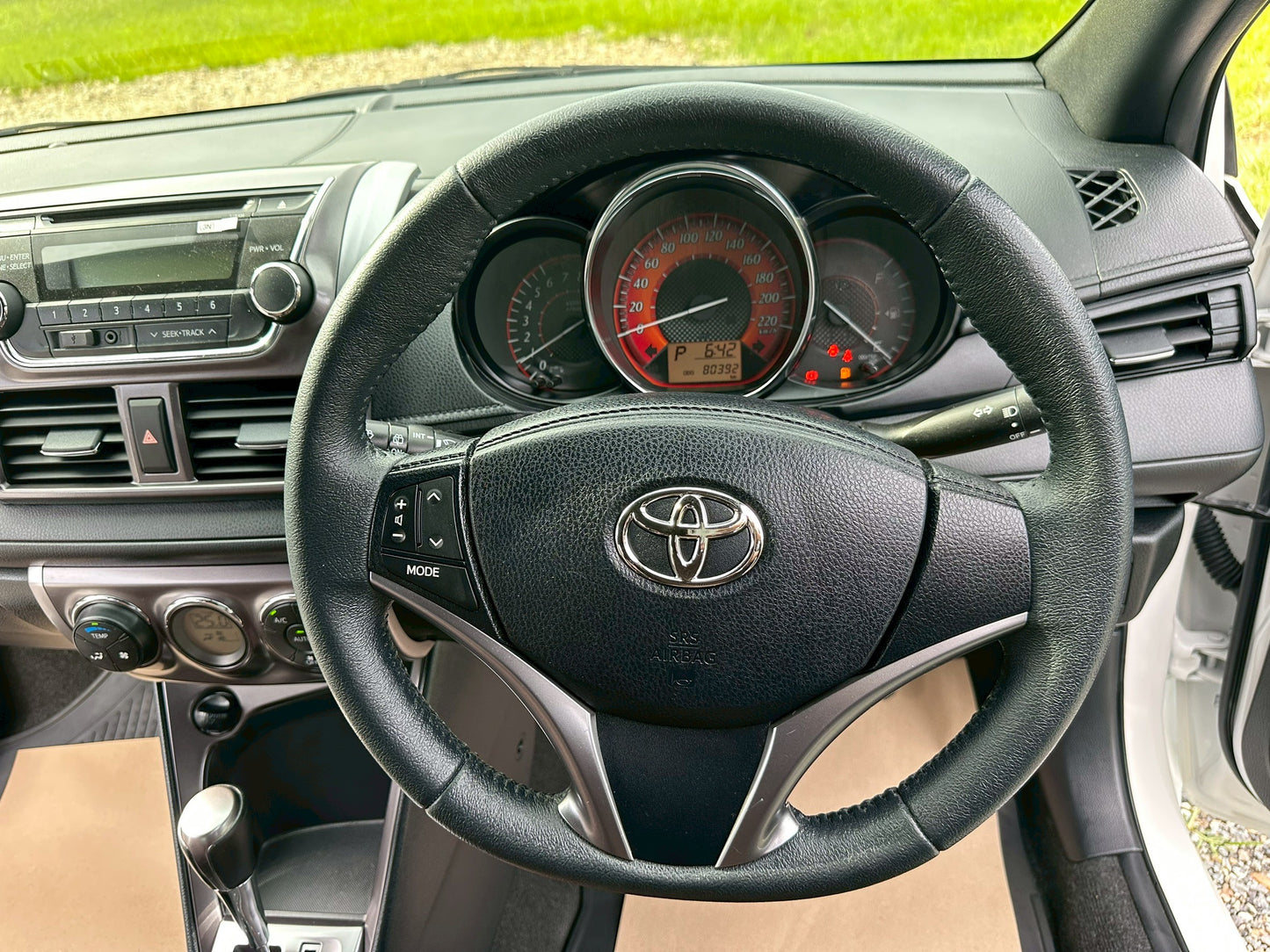 Toyota Yaris 1.2 G เกียร์ ออโต้ รุ่นท้อป