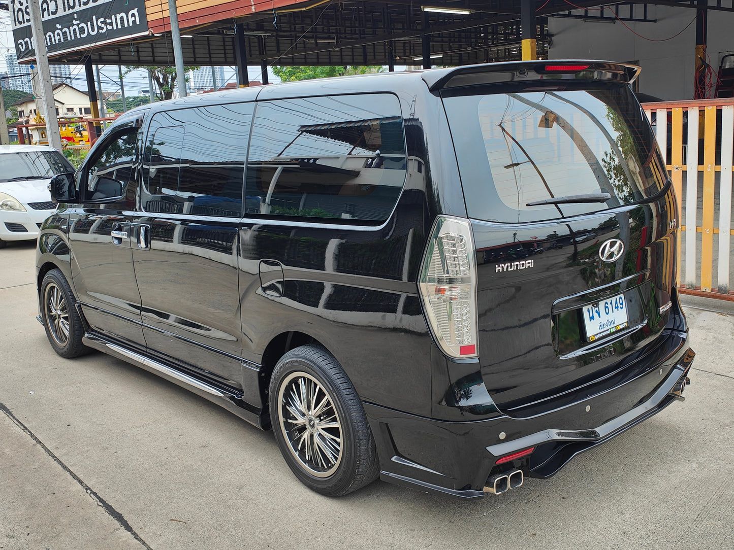 Hyundai H1 2.5 A2 DLUXE A/T ปี 2012/2556
