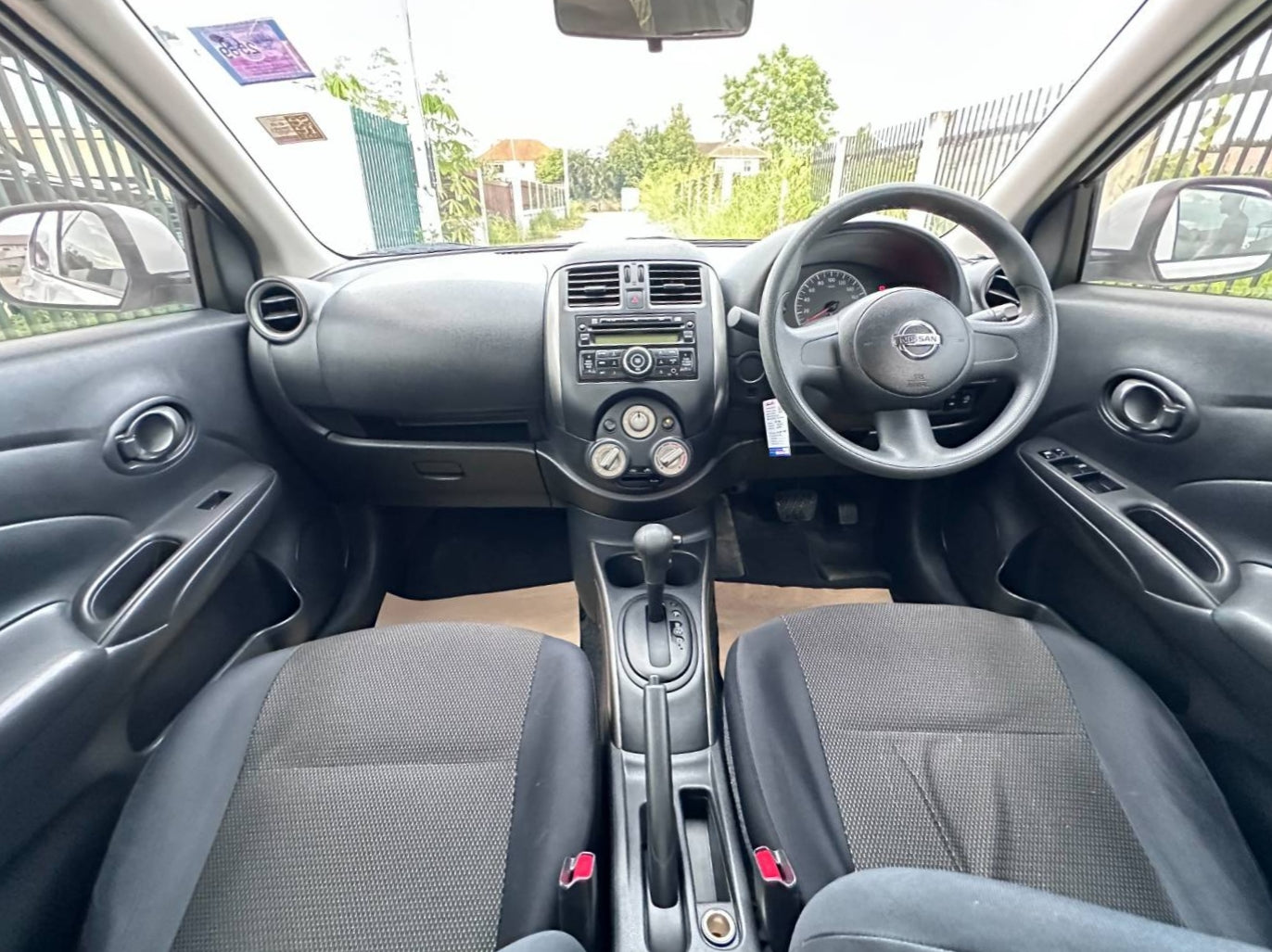 Nissan Almera E Auto ปี 2012 จด 13 -เกียร์ออโต้ มือเดียว