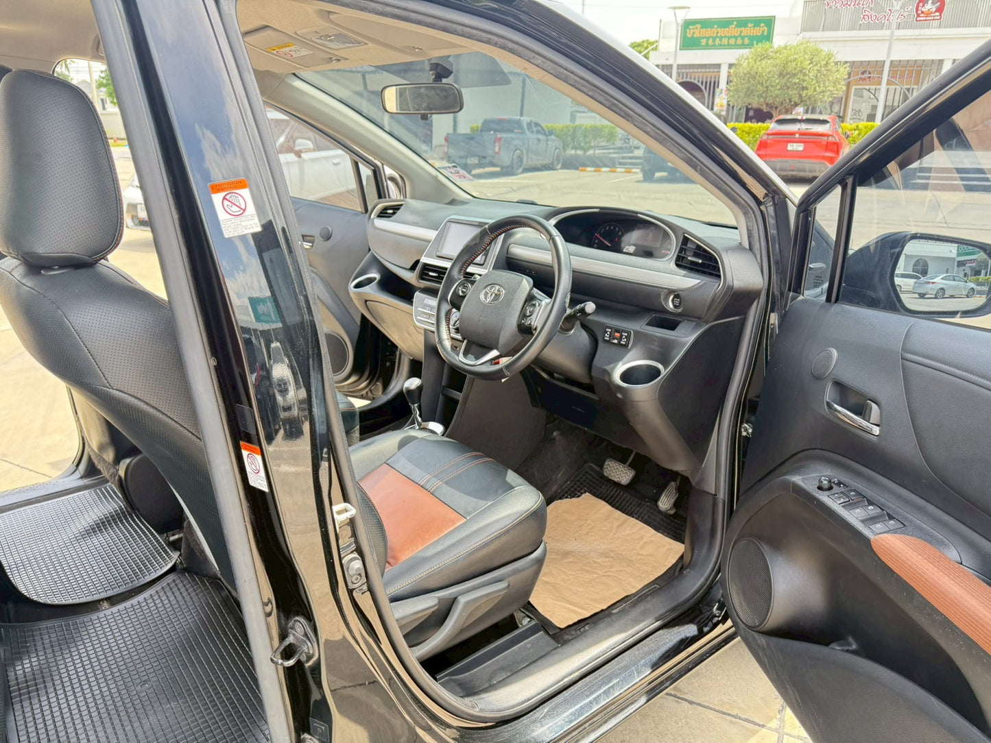 TOYOTA SIENTA 1.5V AT ปี 2018