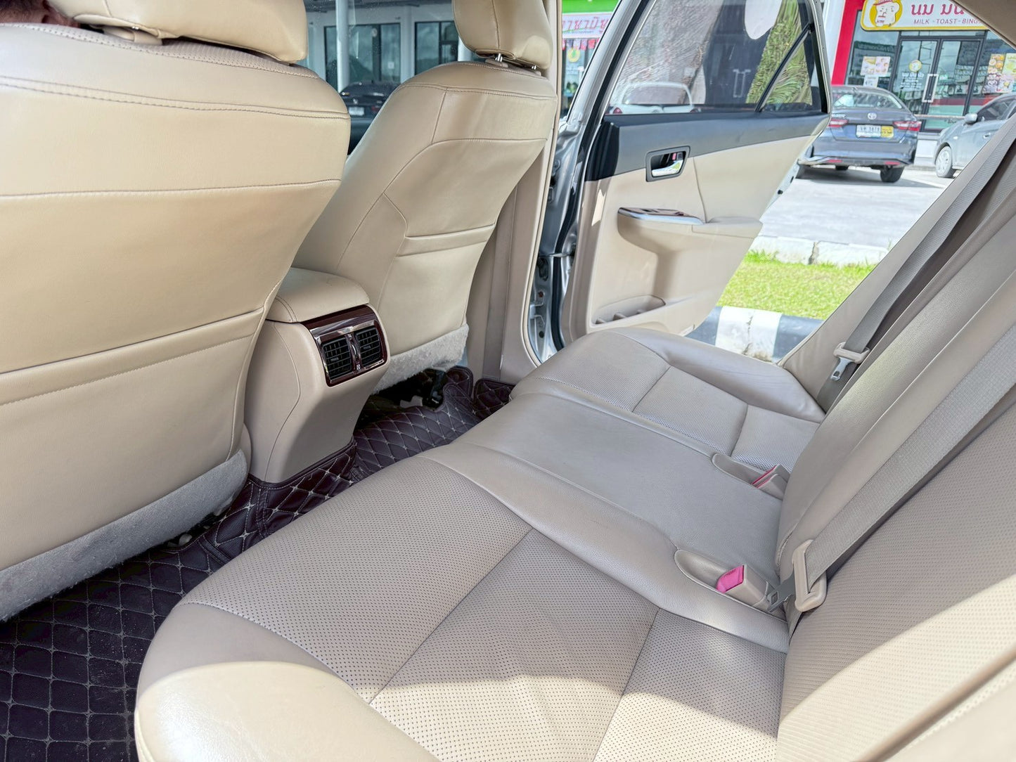TOYOTA CAMRY 2.0G เกียร์ออโต้ 2012/2555