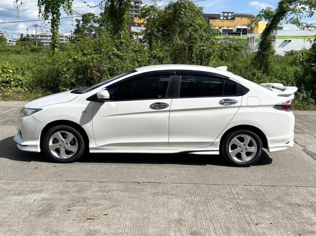 Honda City 1.5 V+ 2014 สีขาว เกียร์ออโต้