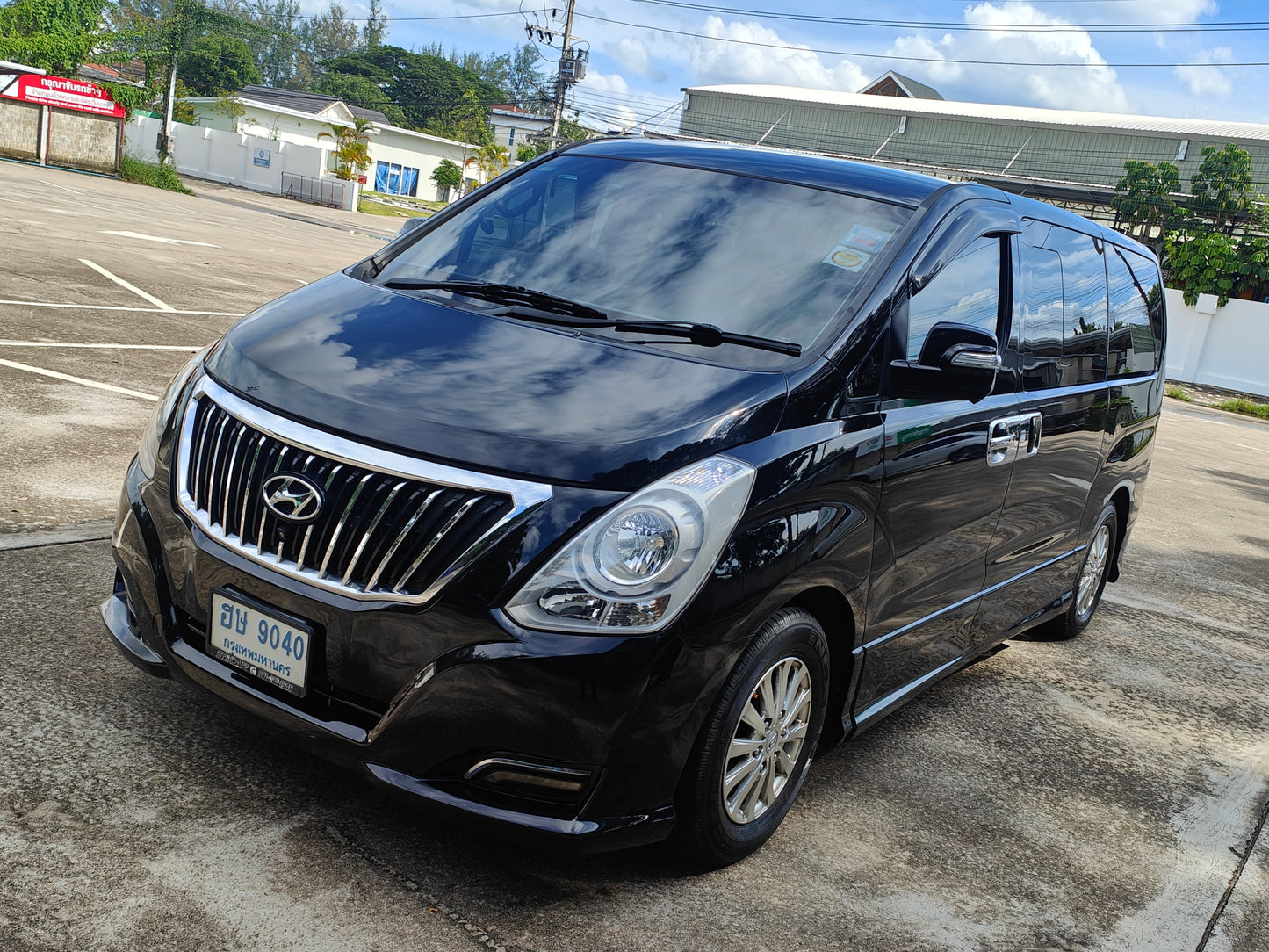 Hyundai H-1 Deluxe 2.5 CRDi ปี 2016