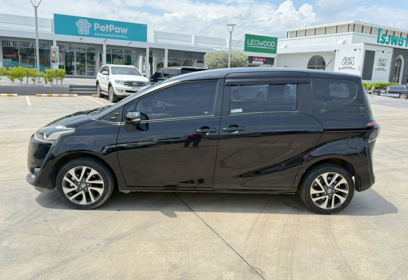 TOYOTA SIENTA 1.5V AT ปี 2018