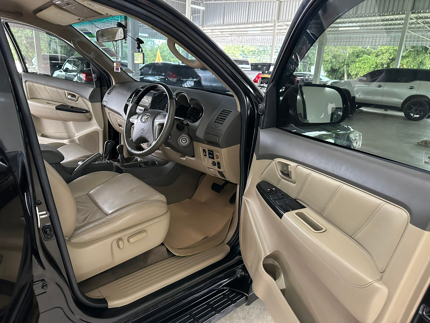 TOYOTA FORTUNER 3.0 V NAVI AUTO 4x4 2012