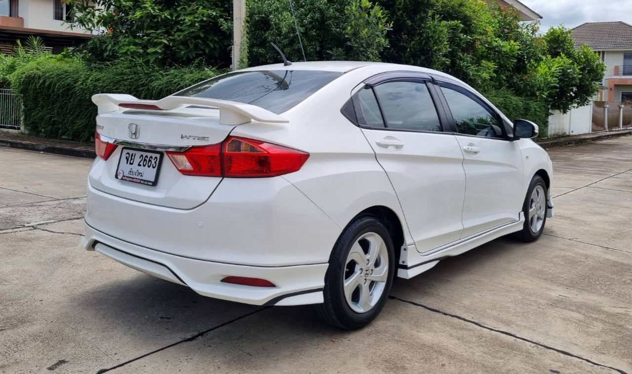 Honda City V Auto
ปี 2016 สีขาว