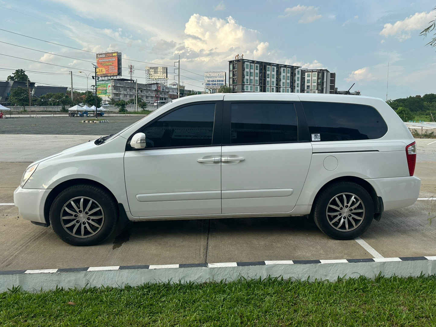 KIA GRAND CARNILAL 2.9 CEO/EX/LX (diesel) ออโต้ ปี 2012/2558