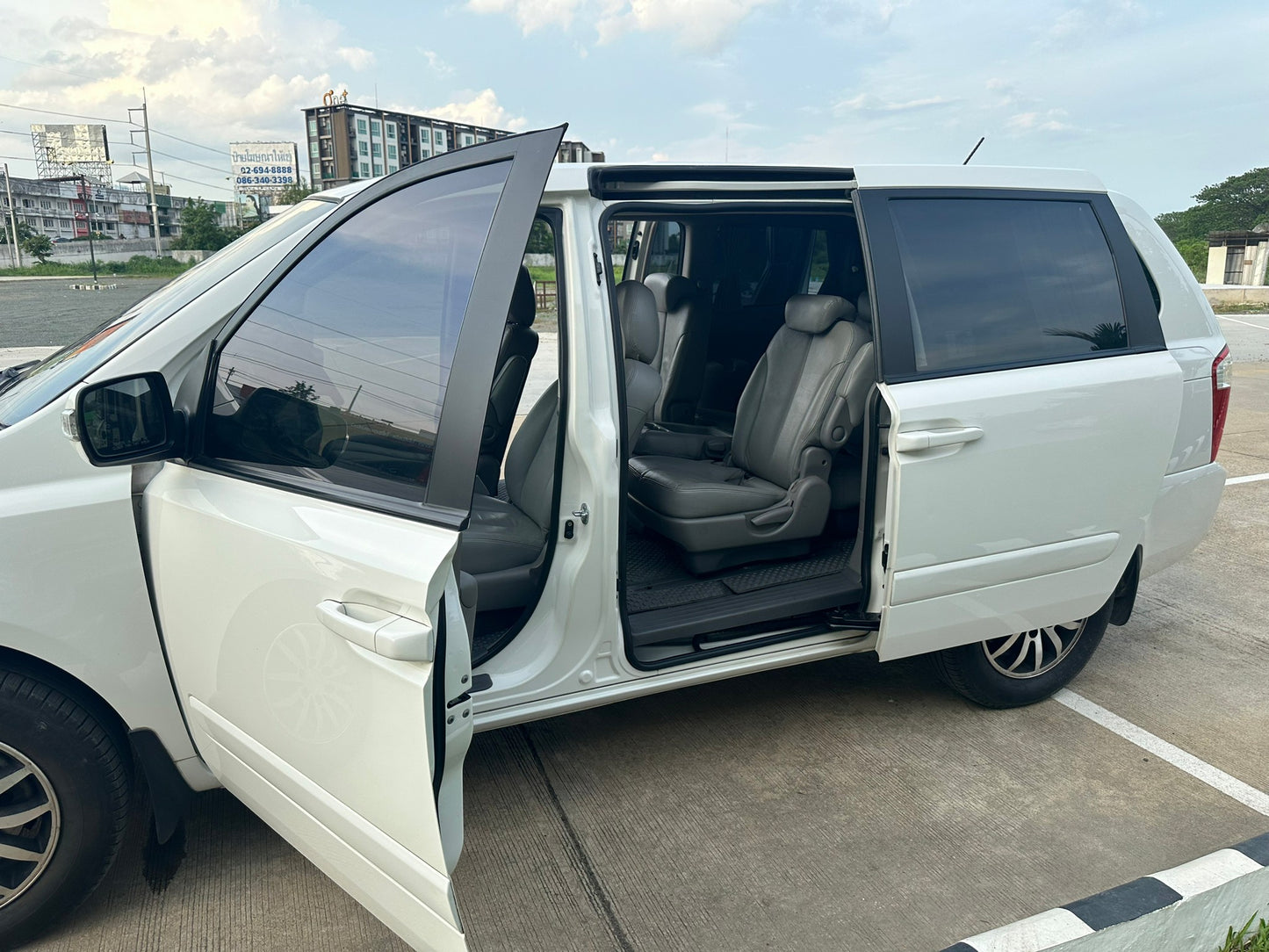 KIA GRAND CARNILAL 2.9 CEO/EX/LX (diesel) ออโต้ ปี 2012/2558