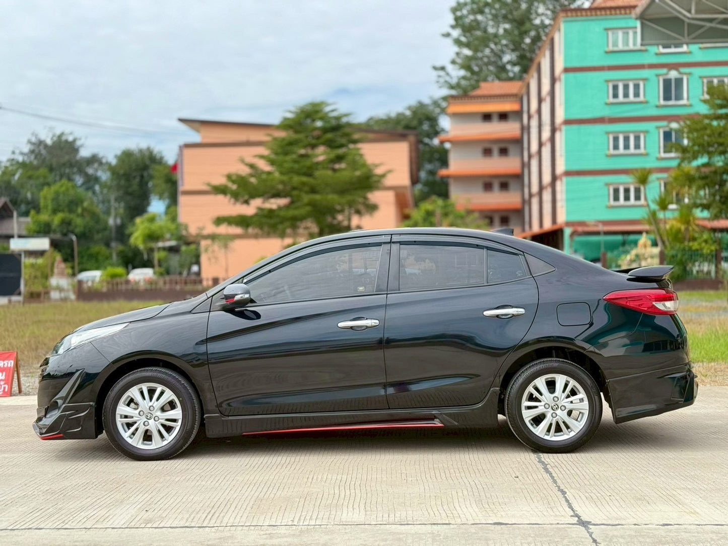 TOYOTA YARIS ATIVE S TOP