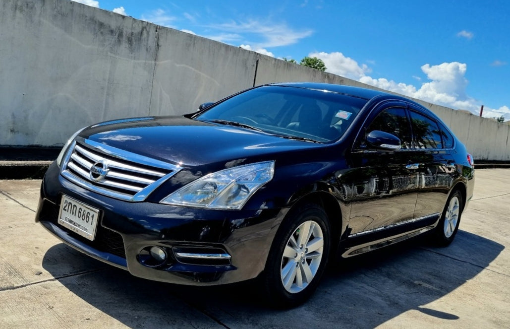 NISSAN TEANA 2.0 XL SPORT TOP ปี 2556 สีดำ เกียร์ ออโต้