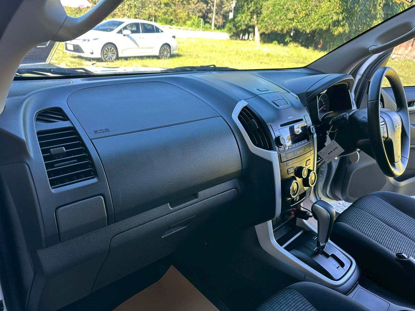 ISUZU D-MAX Hi-LANDER Blue power CAB-4 1.9 Z-Ddi (MNC)A/T 2017 / 2560