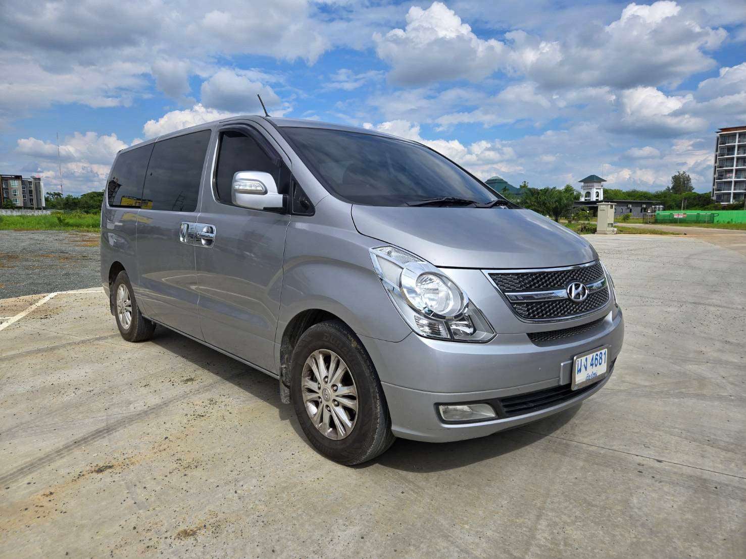 Hyundai H1 2.5 MAESTO TOURING CRDi เกียร์ธรรมดา ปี 2012/2555