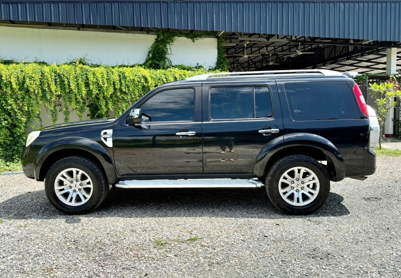 Ford Everest 2.5 LTD LIMITED ออโต้ 2WD ปี 2557