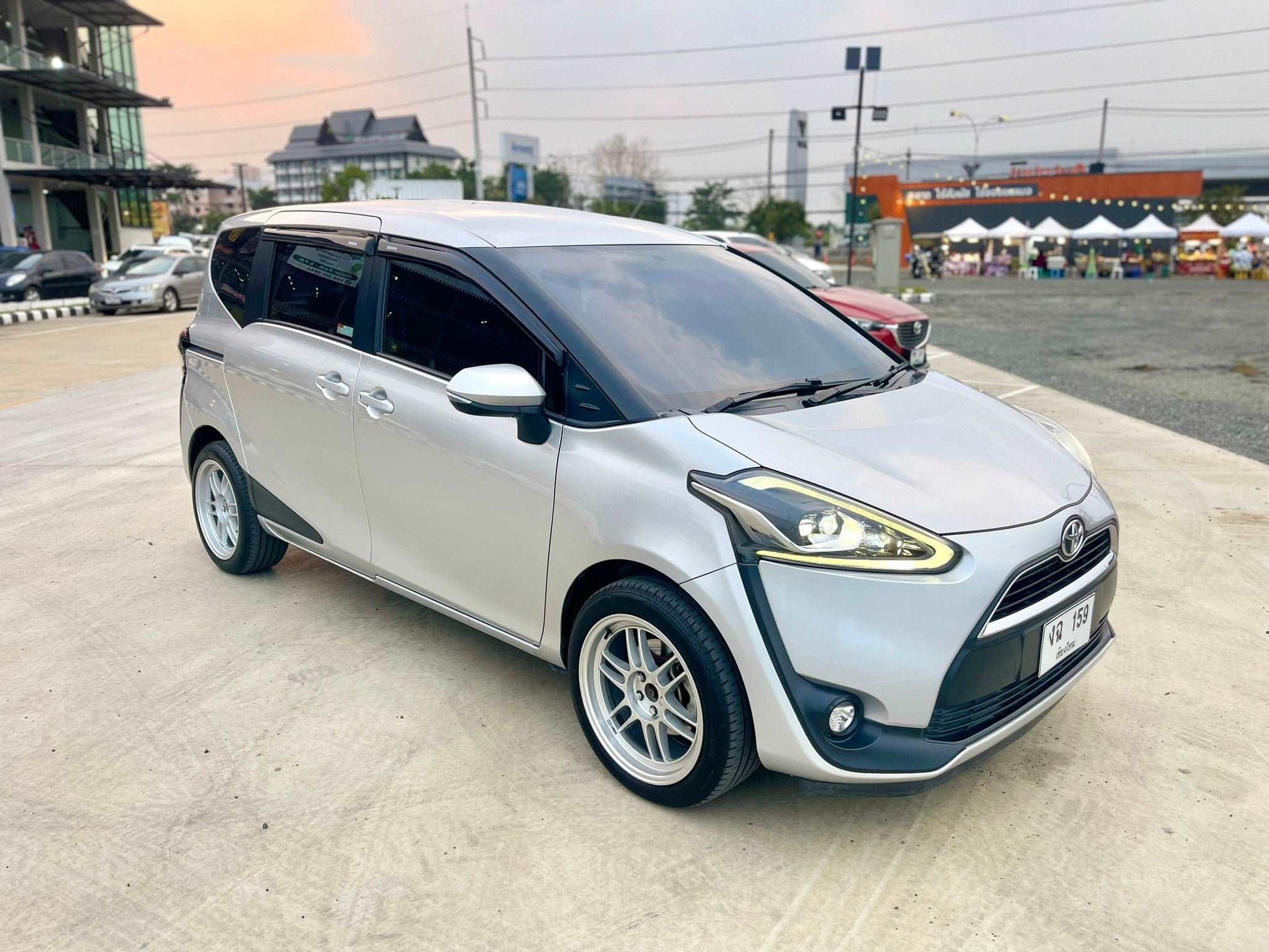 TOYOTA SIENTA 1.5 V CVT ปี 2017 (2560)