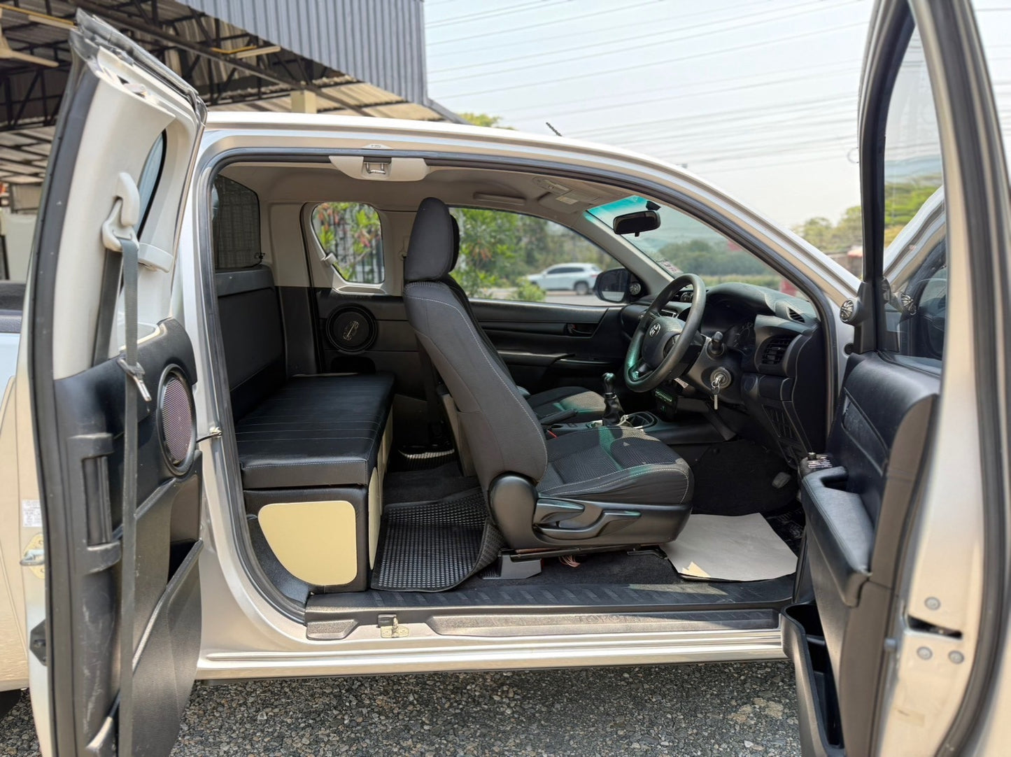 "Toyota Revo cab 2.4E m/t 2018/2561" (เกียร์ธรรมดา)