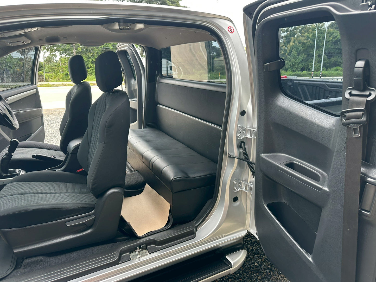 ISUZU All NEW DMAX CAB 2.5 DDI Hilander 2015